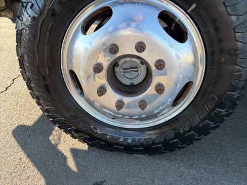 Used 2015 Ford F350 Lariat w/ Chrome Package image 9