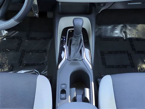 Used 2025 Toyota Corolla LE image 17