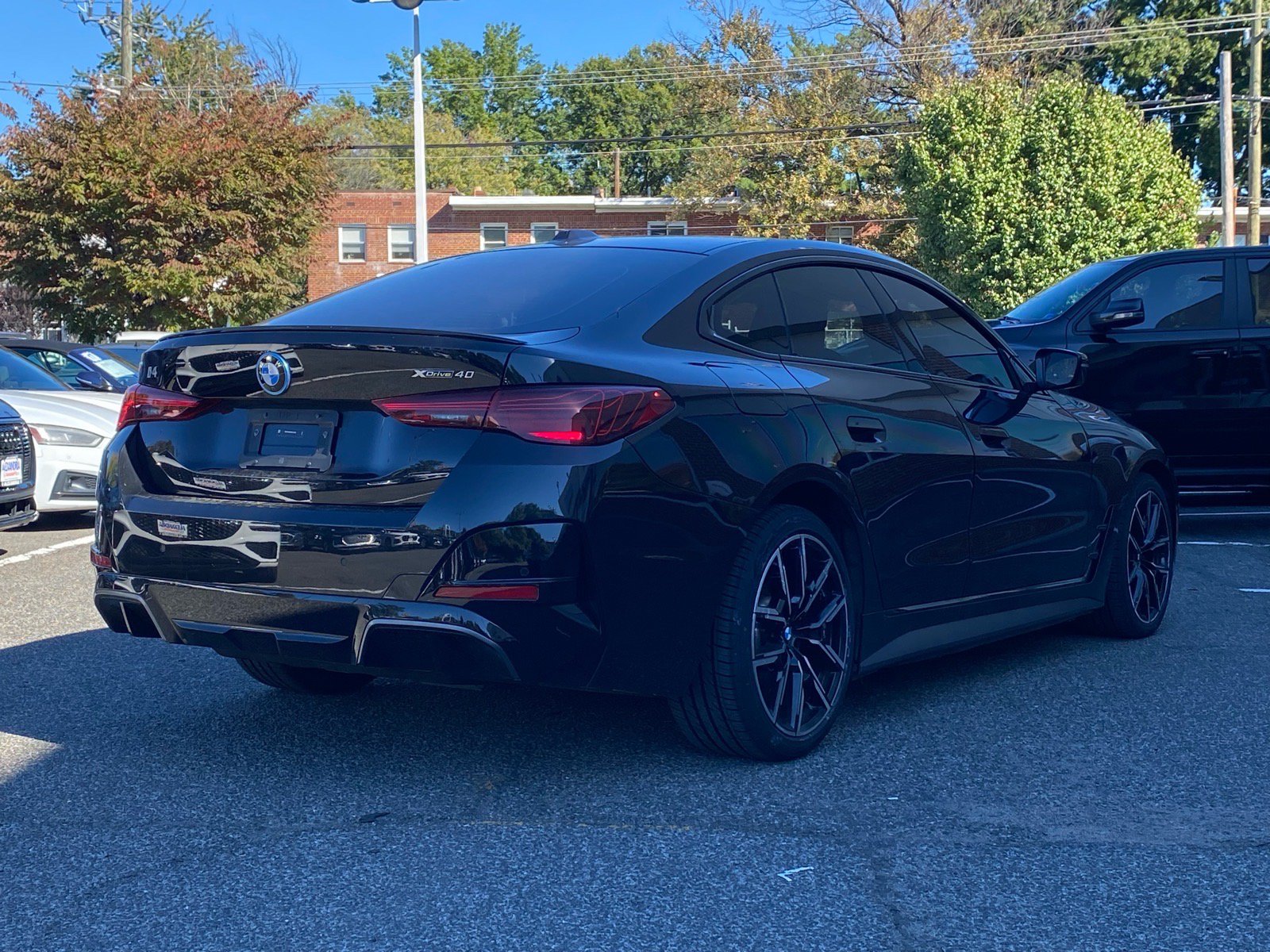 Used 2025 BMW i4 xDrive40i w/ M Sport Package AWD/4WD image 3