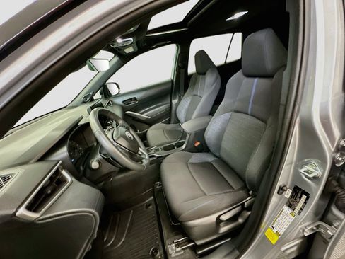 Used 2024 Toyota Corolla Cross AWD Hybrid w/ Moonroof Package image 13