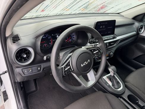 Used 2023 Kia Forte LXS w/ LXS Technology Package FWD image 18