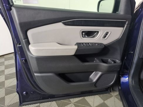 Used 2025 Honda Pilot Elite image 10