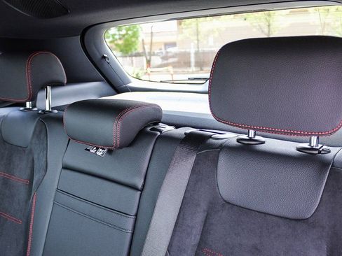 Used 2024 Mercedes-Benz GLA 250 4MATIC image 31