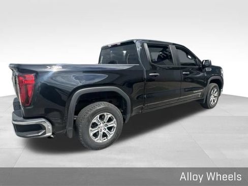 Used 2021 GMC Sierra 1500 4x4 Crew Cab w/ Sierra Value Package image 6