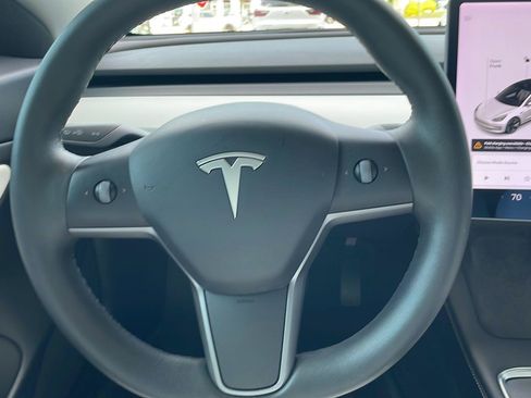 Used 2021 Tesla Model 3 Standard Range Plus RWD image 8