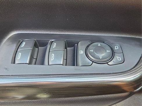 Used 2023 GMC Acadia SLT FWD image 25
