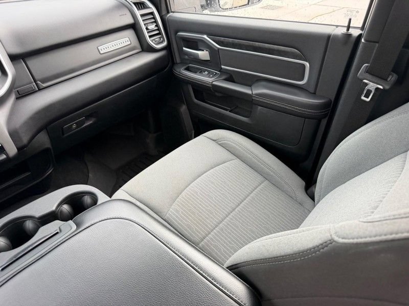 Used 2024 RAM 2500 Big Horn AWD/4WD image 14