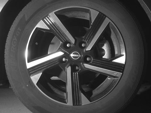 Used 2025 Nissan Sentra SV image 13