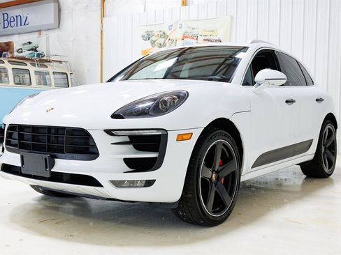 Used 2018 Porsche Macan GTS AWD/4WD image 9