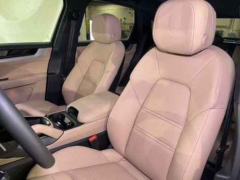 New 2026 Porsche Cayenne image 17