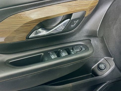 Used 2019 GMC Terrain SLE w/ Driver Convenience Package image 17