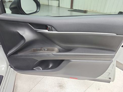 Used 2023 Toyota Camry SE FWD image 34