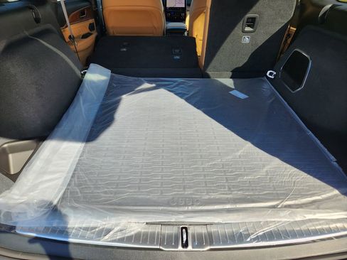 New 2025 Jeep Grand Cherokee Summit image 22