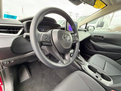 Used 2025 Toyota Corolla LE image 23