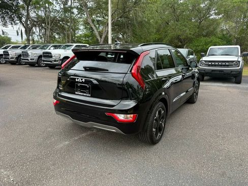 Used 2025 Kia Niro Wind FWD image 11