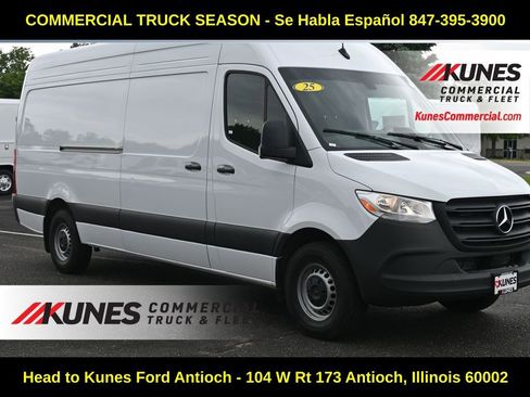 Used 2025 Mercedes-Benz Sprinter 2500 image 1