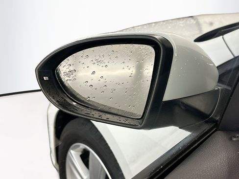 Used 2018 Volkswagen Golf SE FWD image 16