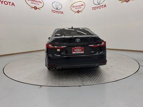 Used 2025 Toyota Camry SE w/ Convenience Package FWD image 7
