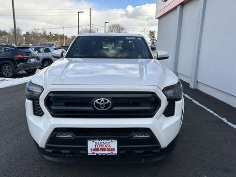Used 2026 Toyota Tacoma SR5 image 3