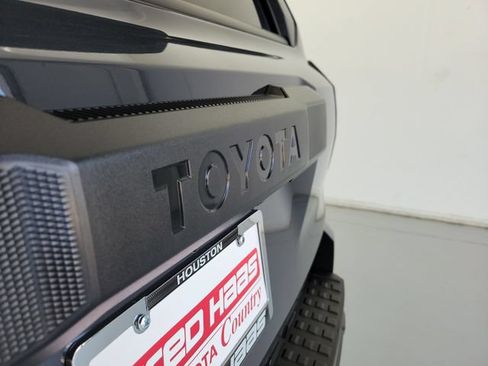 Used 2025 Toyota 4Runner SR5 AWD/4WD image 8
