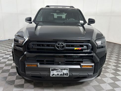 Used 2025 Toyota 4Runner SR5 AWD/4WD image 6