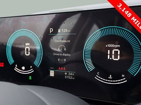 Used 2025 Hyundai Tucson SE image 18