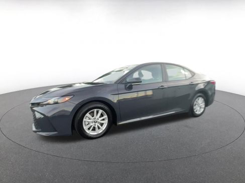 Used 2025 Toyota Camry LE image 8