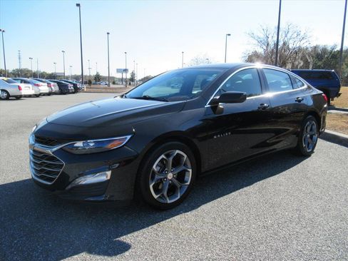 Used 2024 Chevrolet Malibu LT image 3