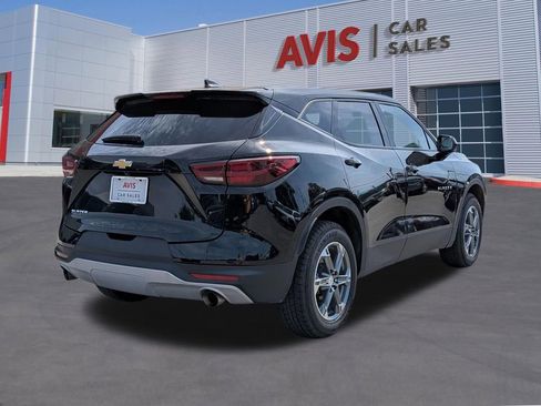 Used 2025 Chevrolet Blazer LT FWD image 6