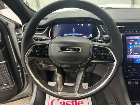 Used 2023 Jeep Grand Cherokee L Overland image 16