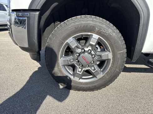 New 2026 GMC Sierra 3500 SLT w/ SLT Premium Package image 10