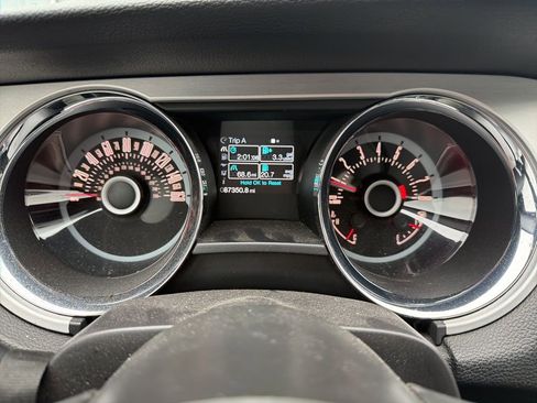 Used 2013 Ford Mustang GT Premium image 9