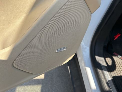 Used 2017 Cadillac XT5 Luxury w/ Driver Awareness Package image 11