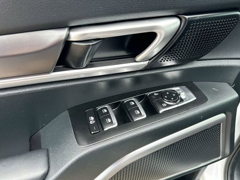 Used 2025 Kia Telluride S FWD image 13