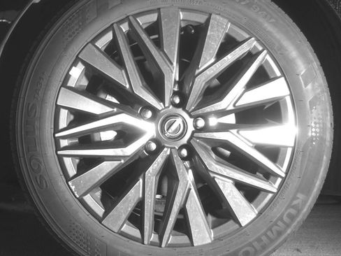 Used 2025 Nissan Altima 2.5 SV FWD image 12