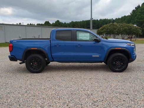 New 2026 GMC Canyon Elevation w/ Convenience Package image 9