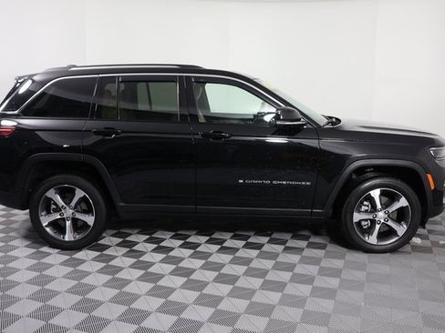 Used 2023 Jeep Grand Cherokee 4WD 4xe image 9