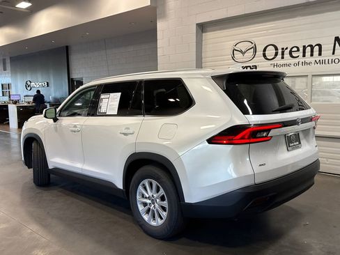 Used 2025 Toyota Grand Highlander AWD image 27