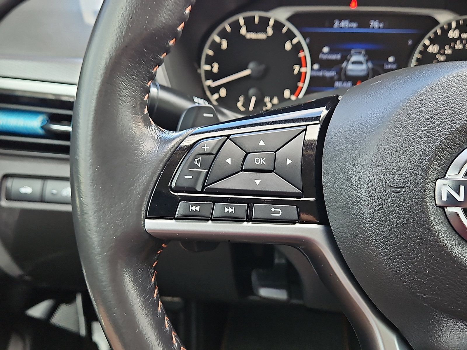Used 2023 Nissan Altima 2.5 SR FWD image 16