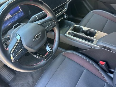 Used 2024 Chevrolet Equinox EV RS FWD image 11