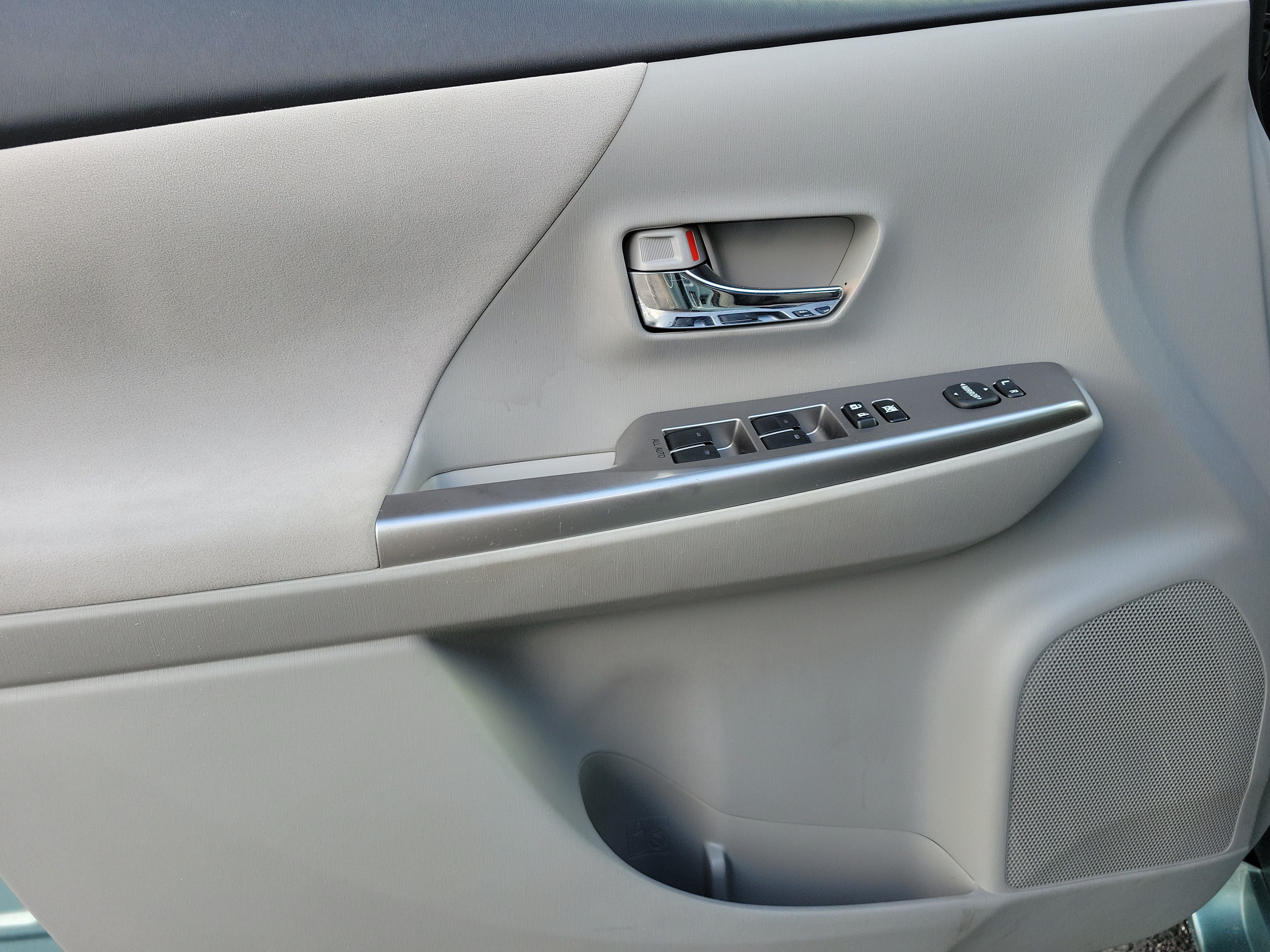 Used 2015 Toyota Prius V Two FWD image 20