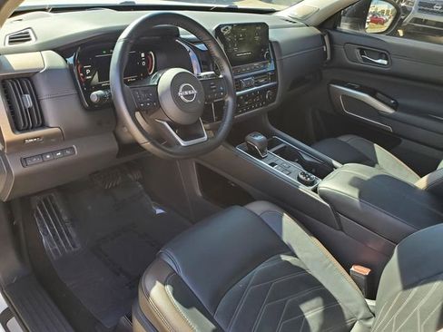 Certified 2023 Nissan Pathfinder Platinum AWD/4WD image 15