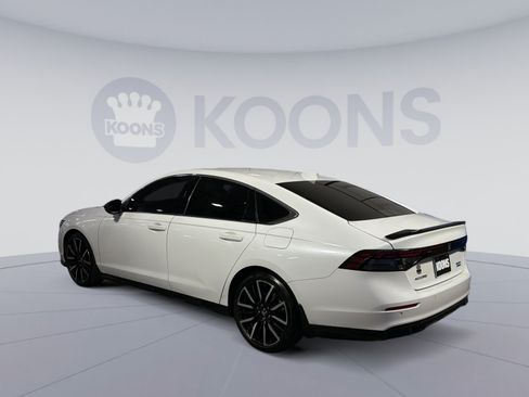 Used 2023 Honda Accord Touring image 4