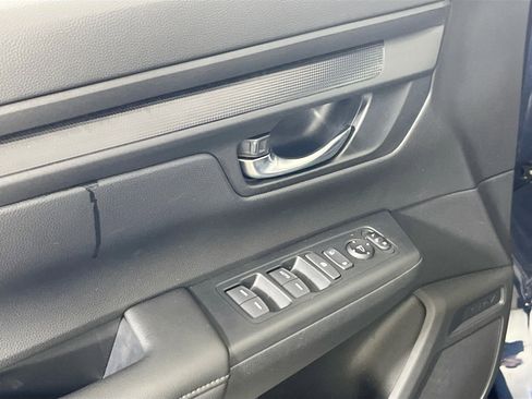 Used 2025 Honda CR-V LX image 17
