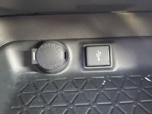 Used 2022 Toyota RAV4 LE image 27