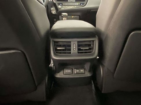 Used 2025 Lexus ES 350 w/ Premium Package image 10