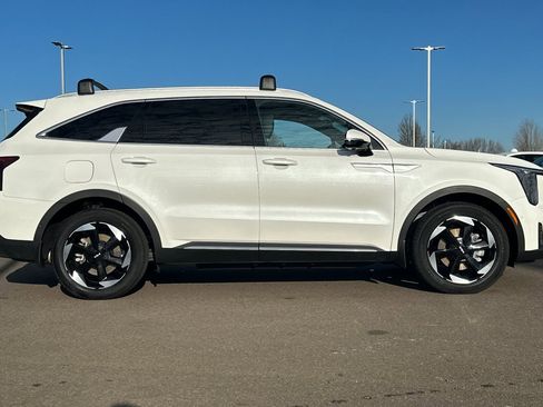 Certified 2025 Kia Sorento SX Prestige image 3