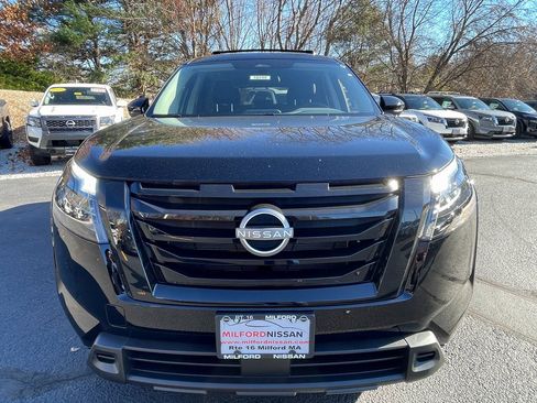 New 2025 Nissan Pathfinder SV image 7