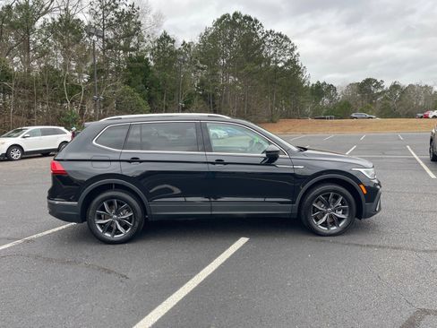 Used 2024 Volkswagen Tiguan SE image 21