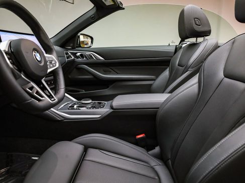 Used 2025 BMW 430i Convertible w/ M Sport Package image 16